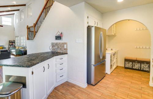 Modern Lake Conroe House with Lakefront Park and Deck! - Photo 8