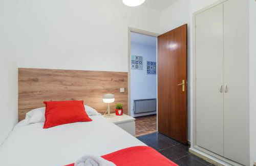 Spacious 4 Bedroom Apartment Fira BCN & Camp Nou - Foto 12