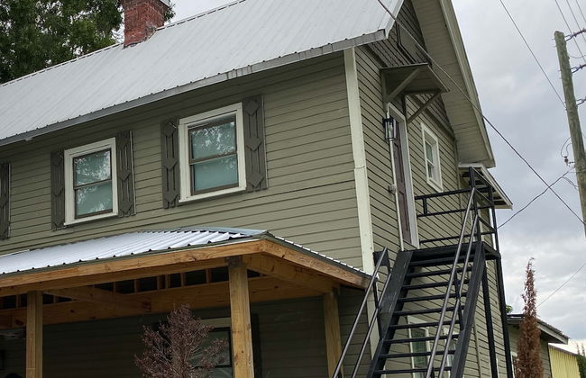 The Front Porch - Photo 15