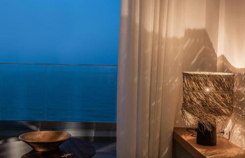 Khroma Luxury Suite 1 Beach front apartment - Photo 14