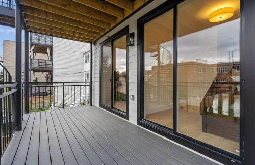 Capitol View 2 DC Townhouse Condo with Private Backyard and Garage Parking - Foto 27