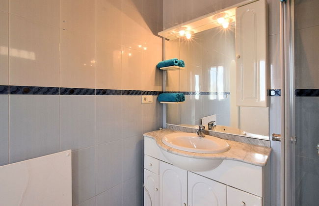 Spacious Villa with Hot Tub in Arenas - Photo 16