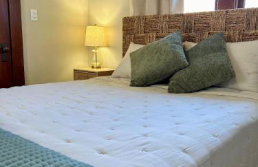 *Boho Bungalow-King-Backyard-Full Kitchen-W/D* - Foto 31