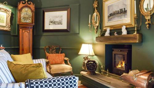 Russell Cottage - Photo 2