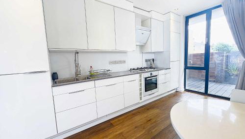 Beautiful London Townhouse - 5 mins from Queens Road Station - Foto 5