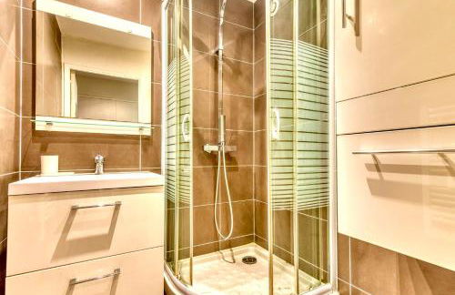 Le Panoramique - Grand T2 métro B Oullins - Foto 7