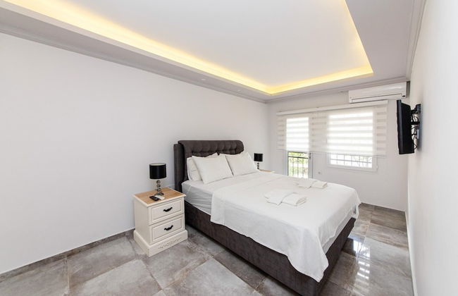 Sea View Huge Private Villa With Terrace in Bodrum - Photo 26