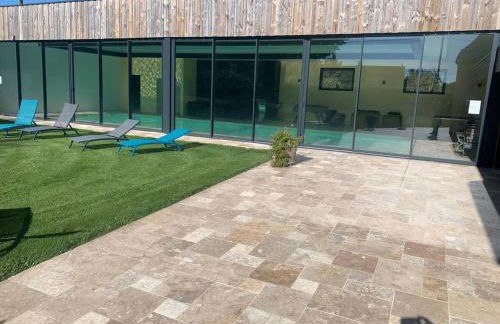 Chalet authentique à Clermont-Créans avec piscine partagée - Photo 7