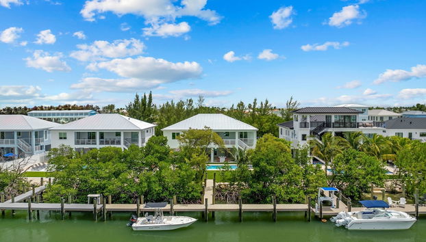 Emerald Oasis Lux Waterfront Gem Pool Kayaks - Foto 4, Habitación