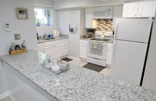 Trendy Apt in Bloomingdale - Parking - Foto 4