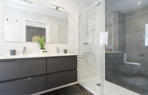 Bright Stylish 2BD 2BTH - CITY CENTRE - Photo 24