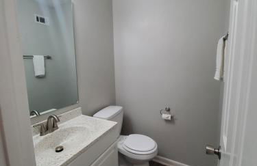 Modern Designer Townhouse 2Br Ideal for Long Stays! - Foto 10