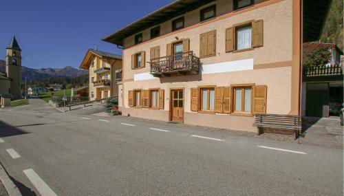 2 Bedroom Lovely Apartment In Frazione Zortea - Foto 1