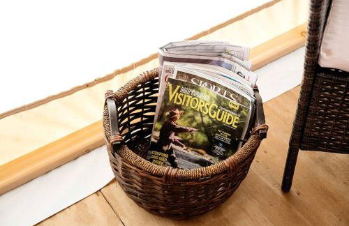 Heated North Carolina Glamping Rental Surrounded by Pisgah National Forest - Foto 30