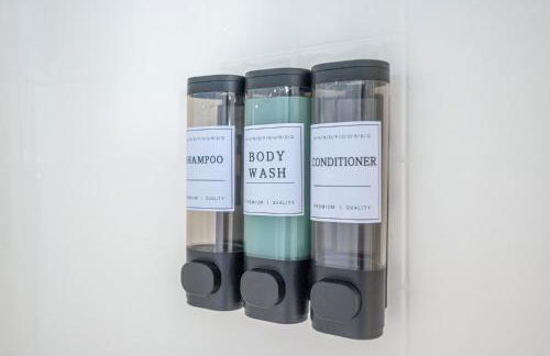 Modern 3-BR Townhome w Private Backyard Near RTP - Foto 28