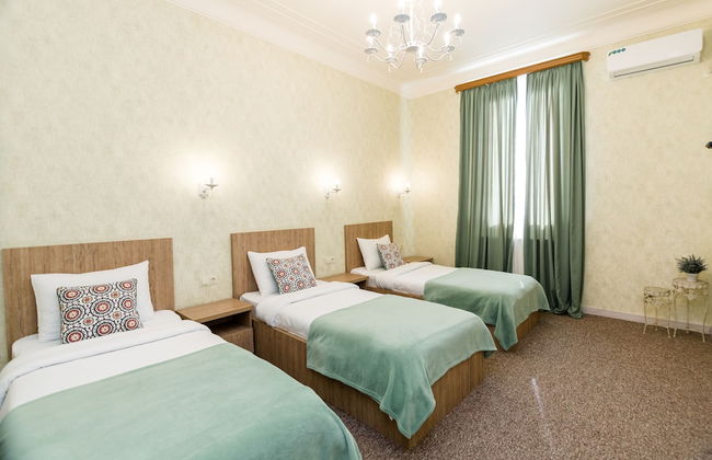 Dat Exx on Freedom Square - Photo 9