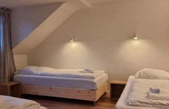 Tolstov House - 5 Room House with Terrace - 35 Min to Messe DUS - Foto 6