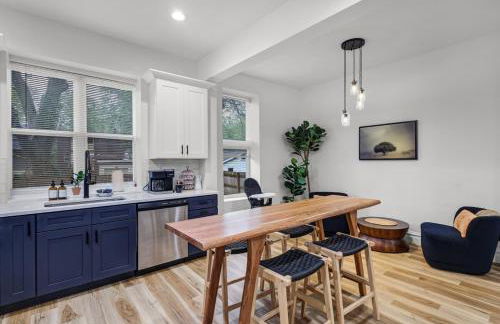 Hartford 5BR Family Home with Games BBQ Grill and Firepit - Foto 8