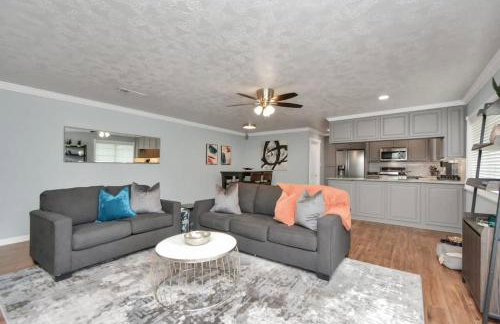 Backyard Oasis-Pool & Grill-Heart of Friendswood - Foto 12