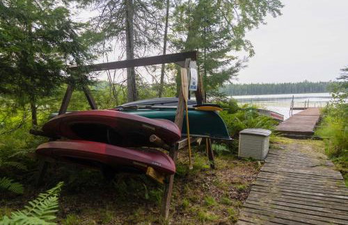 Rhinelander Waterfront Cabin with Deck and Fire Pit! - Foto 33