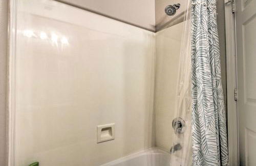 Sunny Surprise Vacation Rental with Pool, Near Golf! - Foto 22