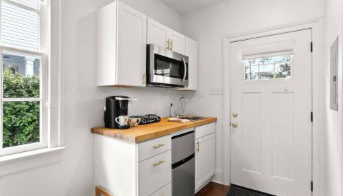 Garden District Studio Apartment - Gated Parking - Foto 2