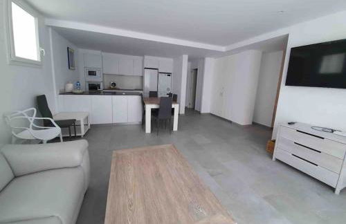 Espectacular Planta Baja con terraza y parking a 5 min de la playa - Foto 6