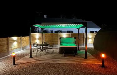 Killee Luxury pod and private hot tub - Foto 8