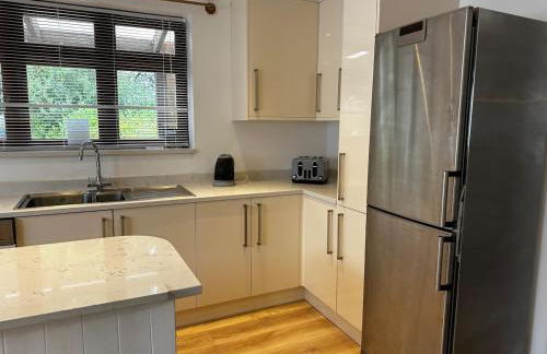 Your Lake side Retreat Sleeps 10-12 Nr Park & Sea - Photo 7