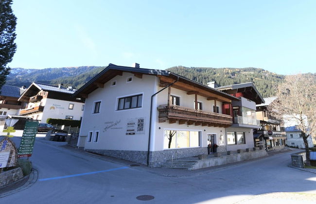 High-quality Holiday Apartment in Oberkrimml Near Waterfalls - Foto 1