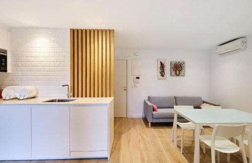 Clínica Universitaria y Hospitales by Clabao - Photo 1