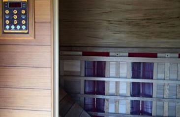 PODERE TORRICELLE 69B Pancole Gr, seaview infinity pool, jacuzzi, sauna, exclusive villa with 2 bedrooms for 4 - If you total 5 or 6 people there is an independent suite in main villa with private ensuite bathroom, kitchenette and garden dining area - Foto 67