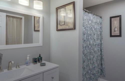 Athens home with Deck Near Sanford Stadium - Photo 17