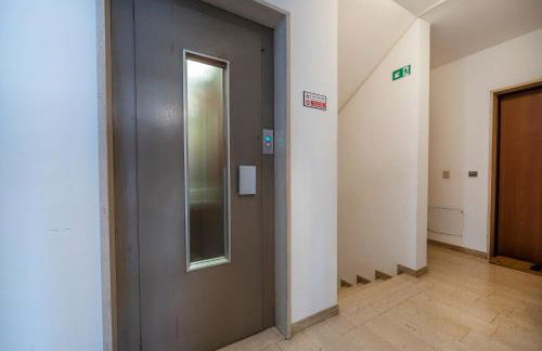 GuestHost - Zia Dina APT - with Balcony - Foto 14