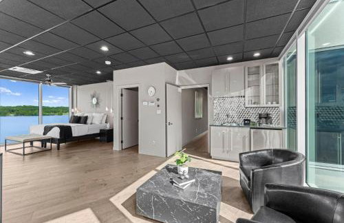 The Glass Mansion w/Optional Boat Rental - Foto 45