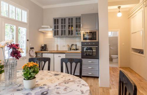 Apartment 7 - Photo 18