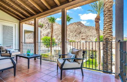 LV204 Airy Upstairs 2 Bedroom w Private Balcony - Foto 1