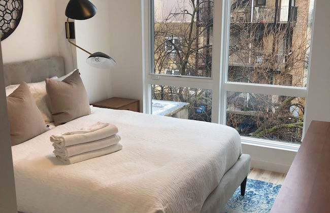 Sun-kissed 3BR Loft With Patio Minutes to NYC - Foto 14