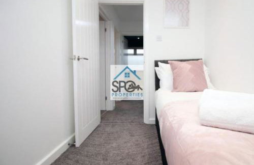 Modern 3BR Home-5 Guests-Business-Families-Netflix-Free Parking & WiFi - Foto 7