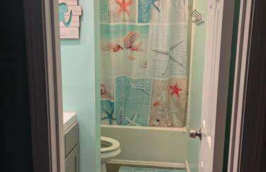 Beach access close to Walmart, Bowling,skating and Game room - Photo 50