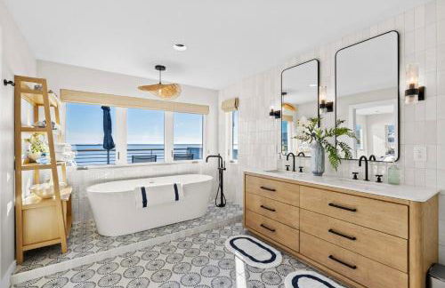 Experience the Pinnacle of Coastal Living at Harbour House - Foto 36