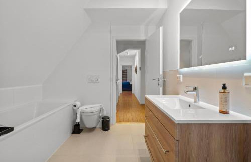 Traumhaft gelegene Altbau-Wohnung im Herzen von Weinheim - Parking - Foto 9