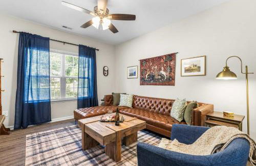 Charming 5bd - BBQ - Deck- 4mins Duke University - Photo 28