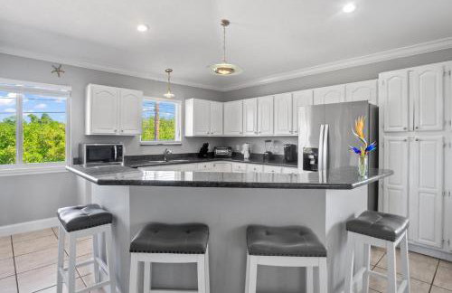 NEW!Paradise PalmsDockPoolKayaks GrillView! - Foto 55