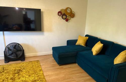 Modern Beautiful Gated Two Bed Apartment - Foto 2