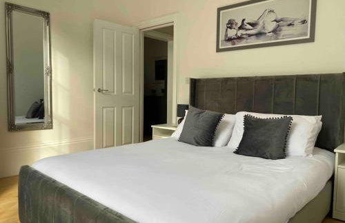 Grand Apartment on HOE/BARBICAN Allocated PARKING! - Foto 9