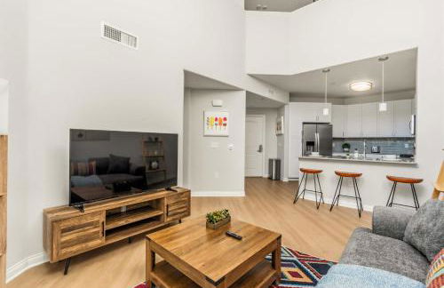 Central Irvine 1BR Loft w Work Setup by Anyplace - 11750 - Foto 13