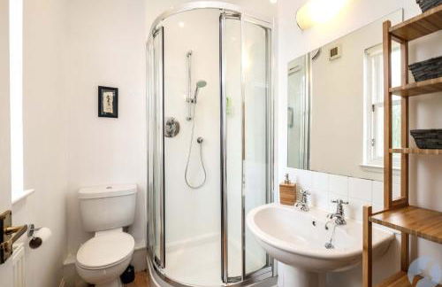 Sea Whisper- lovely home in charming village - Foto 13