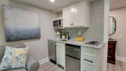 Off-grid Tree House Suitable for Four in Alabama - Foto 3