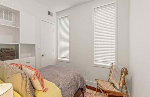 Bright & Modern Home with Patio - Foto 3